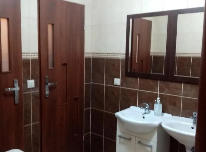 Konukevi I Goscinne Gniezno